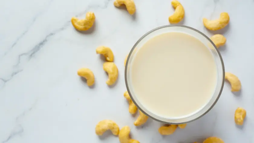 Kacang-Mede Resep dan Cara Membuat Matcha Latte Bikin Nagih ala PLANTIQ